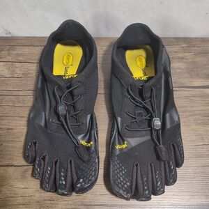 Vibram Five Fingers Black 14W0701 Size 8.5-9 EU 40 Shoes Toes Slip On